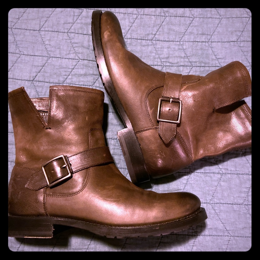 Frye Natalie short Engineer boot size 9